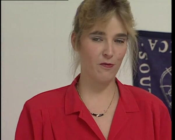 YOUR FIRST PORN: Matura Jenny are grijă de pizda ei