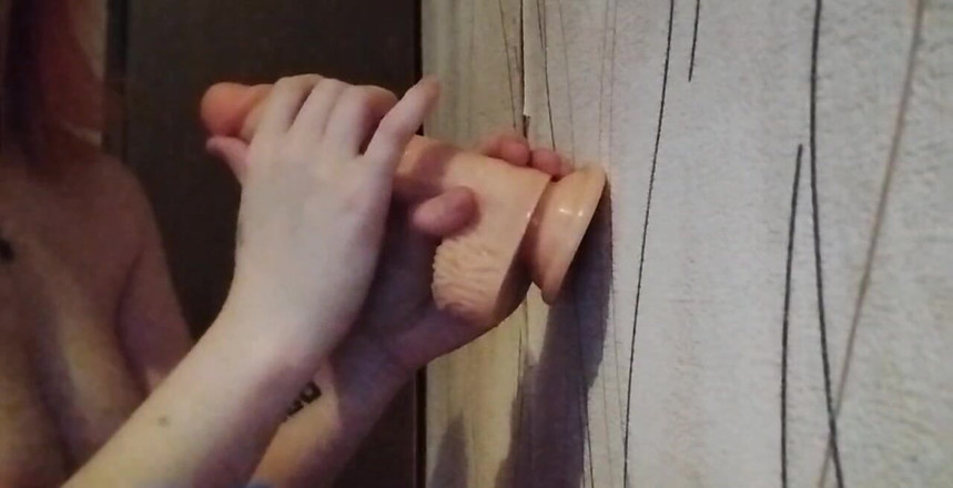 Miss_Kaprizzz19: 자지를 빠는 수줍은 소녀, 내가 하는 일을 좋아하시나요?