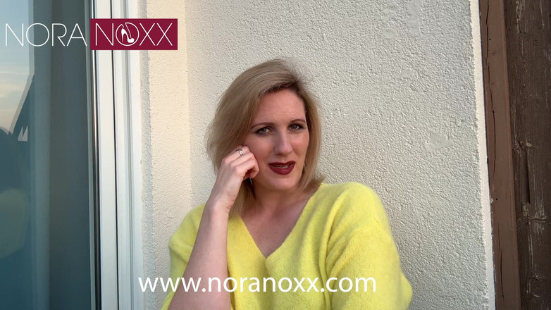 NoraNoxx: 诺拉的户外戴绿帽幻想