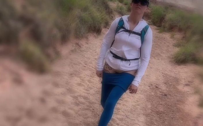 Bigmax8inch: Tette esibizionismo nelle selvagge montagne del Kirghizistan - audace, in topless...