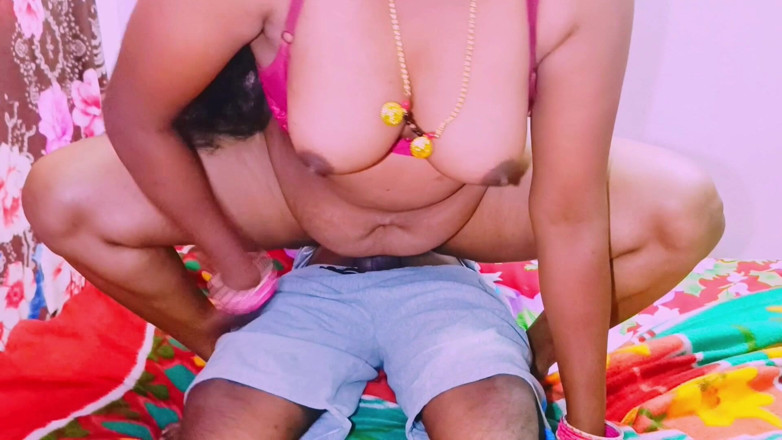 Telugu honey lips: seksi laal saari vaali sauteli mammi ne sautele bete ke...