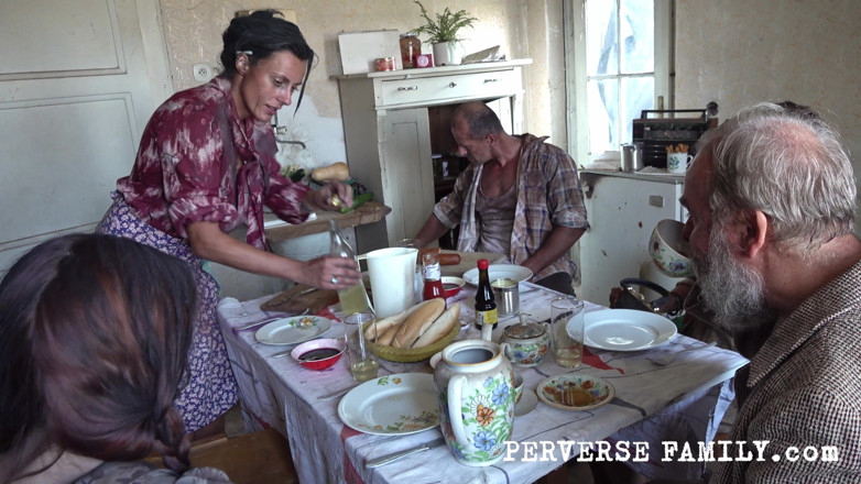 Perverse Family: Perverse Family 7.1 (season 1): Vegetable Craze