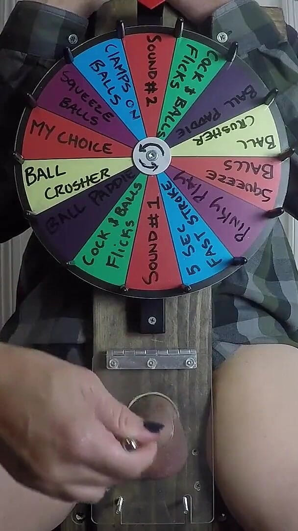 Stepmom Plays Roulette with My Dick and Wins a Load of Cum (Milking Way)