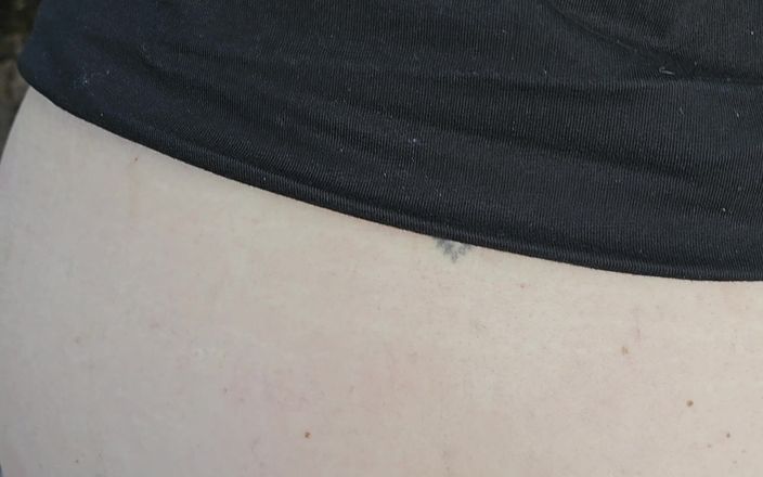 UK Hotrod: Ma femme baise son pote dehors pour moi