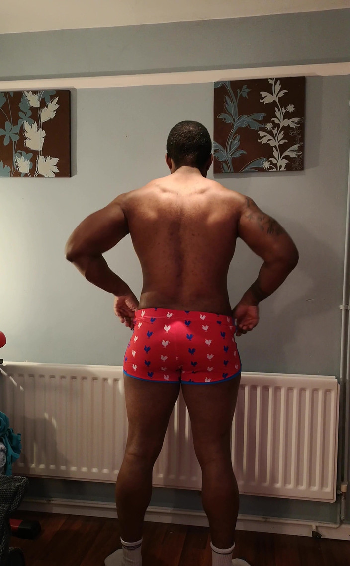 Amadeus: Sukakan Seluar Pendek ini. Amadeus Mode