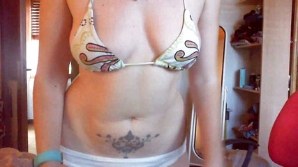 Nicoletta Embassi: Bạn có muốn bú cu giả của tôi không?