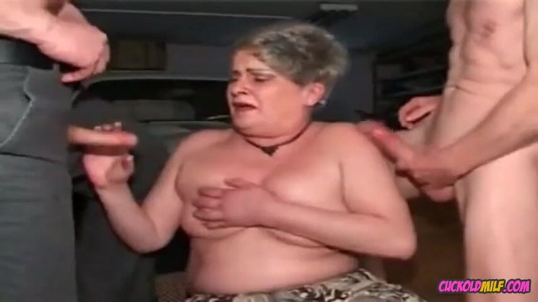 Cuckold MILF: ยายคัคโอลด์โดนสองผู้ชายเย็ด