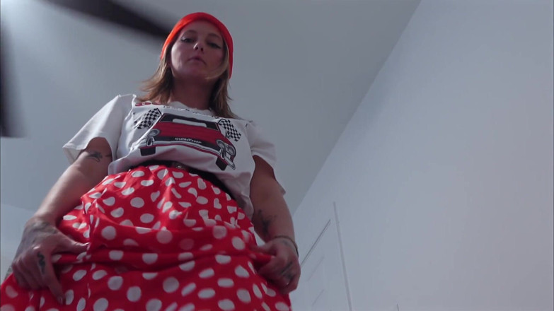 Kink in Time: Peyton’s Sultry 50s Giantess Fantasy 4K POV de petits frissons vous attendent !