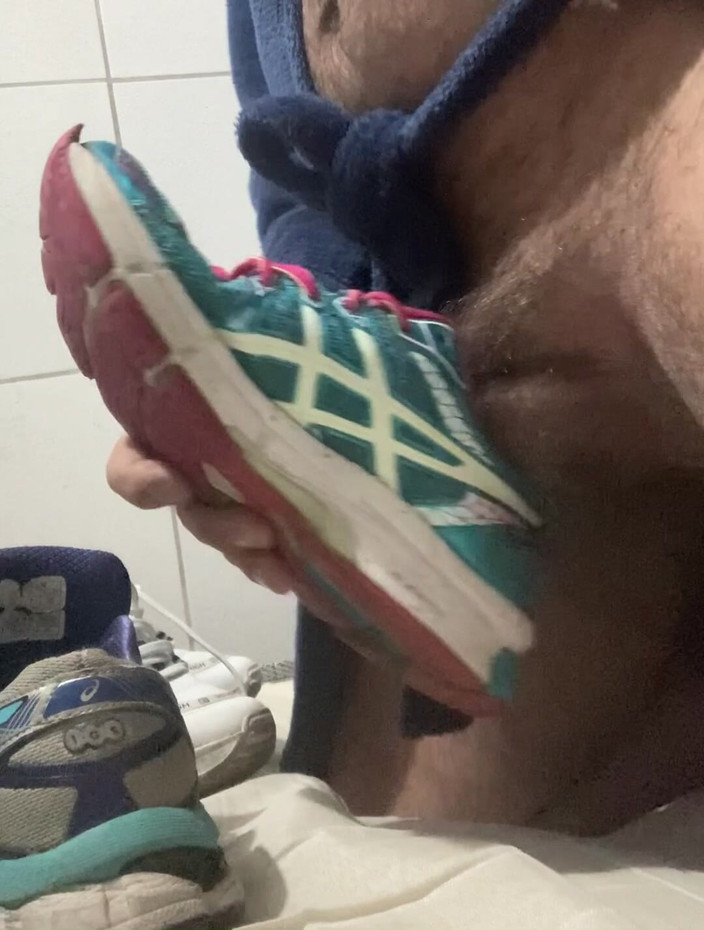 Sneakerfetish_BR: Fick meine Damen sneakers