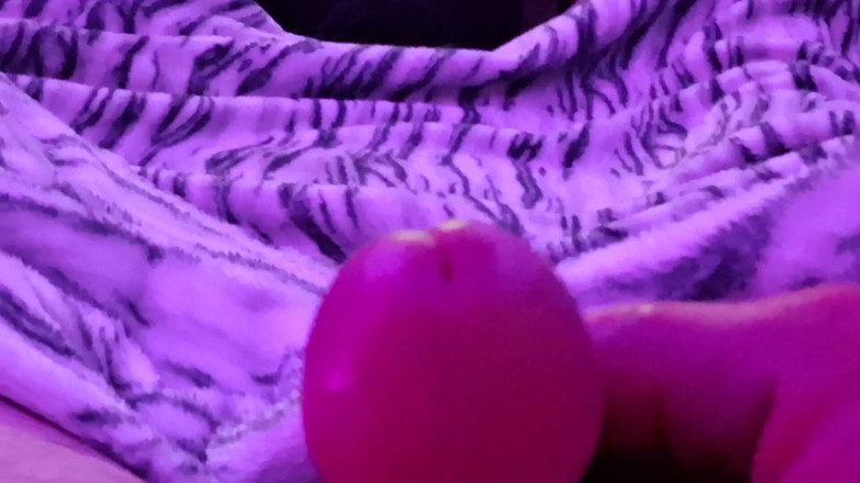 Pantygee: Arrapata nel mio vestito viola