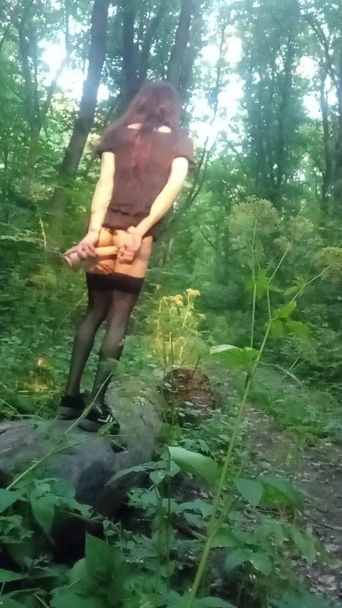 DiiVampy: Me, Dildo and the Forest