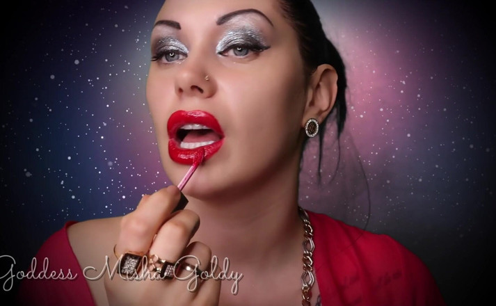 Goddess Misha Goldy: Bibir merah saya yang sensual berasa baik pada zakar teman...