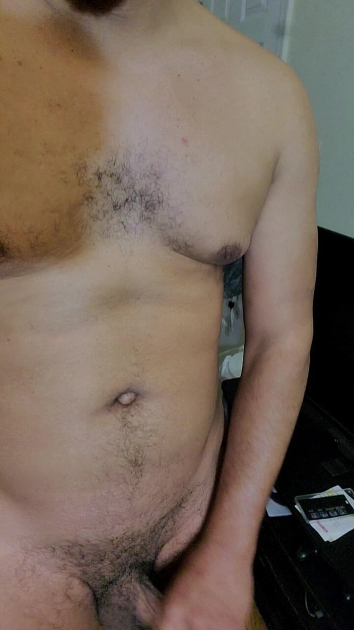 Browndicksavior: Mângâie-ți pula cu mine în timp ce îmi imaginez să-ți ling curul