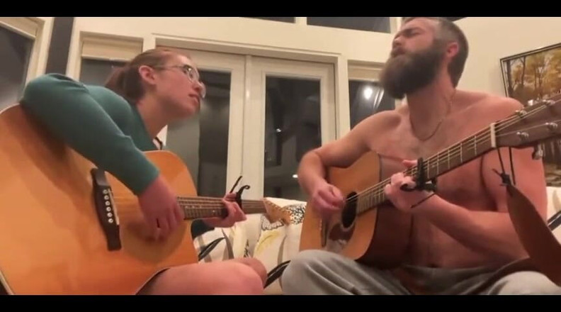BrandiBraids: Derek y yo escribiendo una canción original