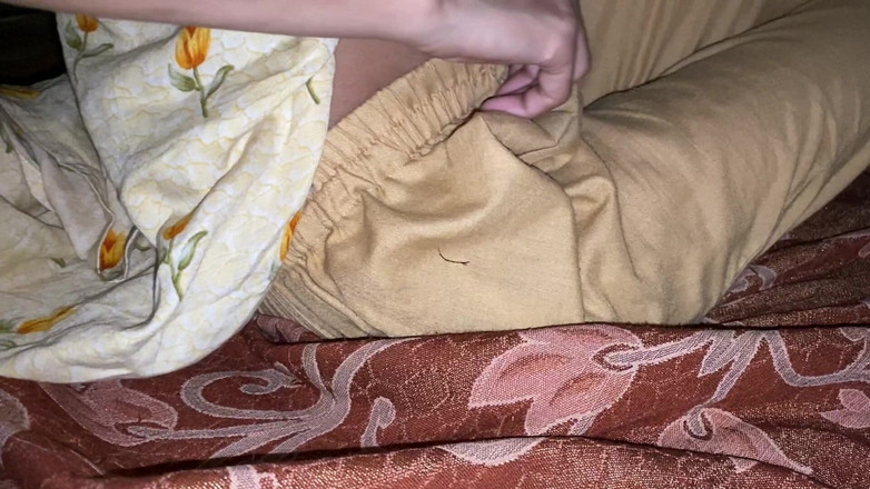 Desifilmy45: Kundička hladová manželka svedla svého manžela, aby ji v noci...