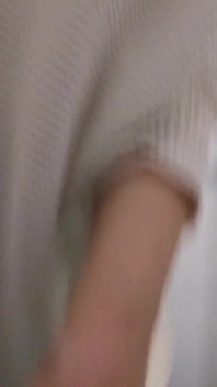 Ibu-ibu seksi lagi asik kencing