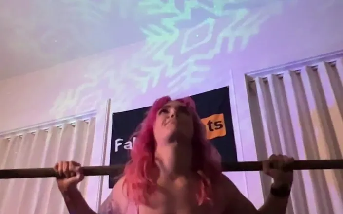 Siri Dahl: I turned my gym into a rave! ‍️Enjoy