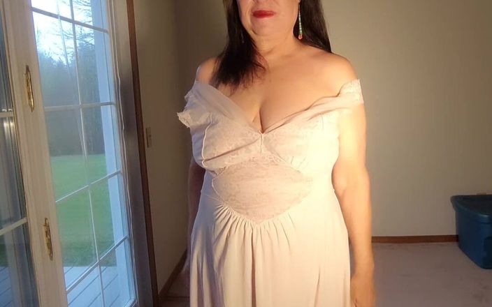 Zilah Luz: J’avais envie d’être nue et de me toucher ! Mamie à la...