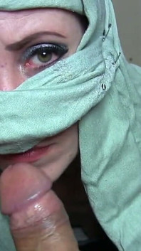 겸둥이 마지못해 빨아주는 하인! Sloppy Burqa-niqabi 얼굴 섹스 블로우 잡스! POV (2020