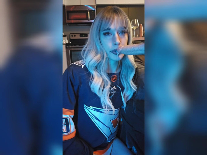 August Harper: Trans Girl August Harper przegrywa playoff bet i pieprzy się