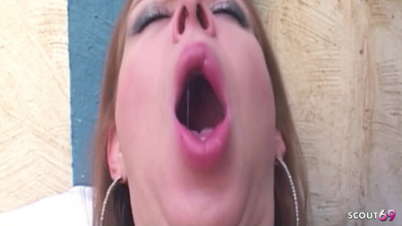 Shemale TS Collection: Waria sange rambut pirang lagi asik seks anal sama orang...