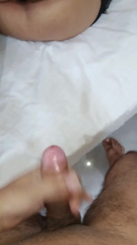 Il cognato mette il suo pene nella figa dell'indiano Bhabhi, Bhabhi e il cognato condividono il letto, voce completa in hindi