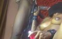 Mandigo in waps: Napalona drobna dziewczyna bawi się swoim wibratorem podczas wysysania mojego...