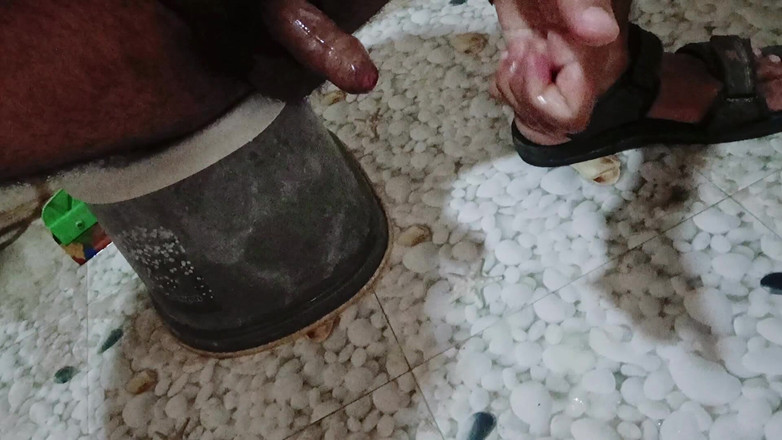 Brijesh 270: Junge im indischen ozean