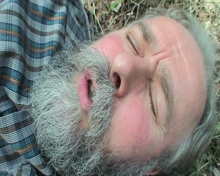 Mature Climax - 100% Mature Videos: Bbw babička a štíhlá teenagerka šukají s nadrženým chlápkem v lese