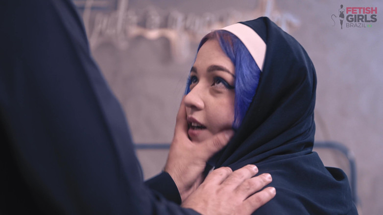 Fetish Girls Brazil: La nonne Madalena se fait éjaculer dans le cul, très coquine,...