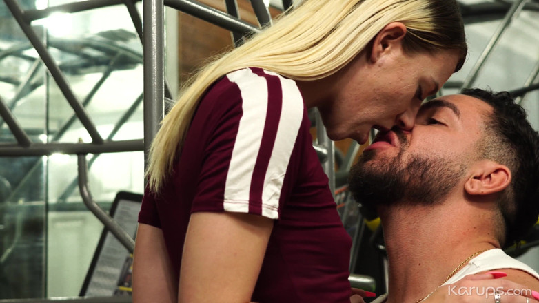 Karups POV: Jizzed on Gym Slut