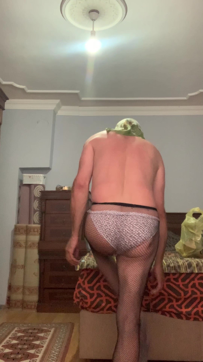 cd_aysemmm: 私のヒジャブで大きなお尻の継母が脱ぐ