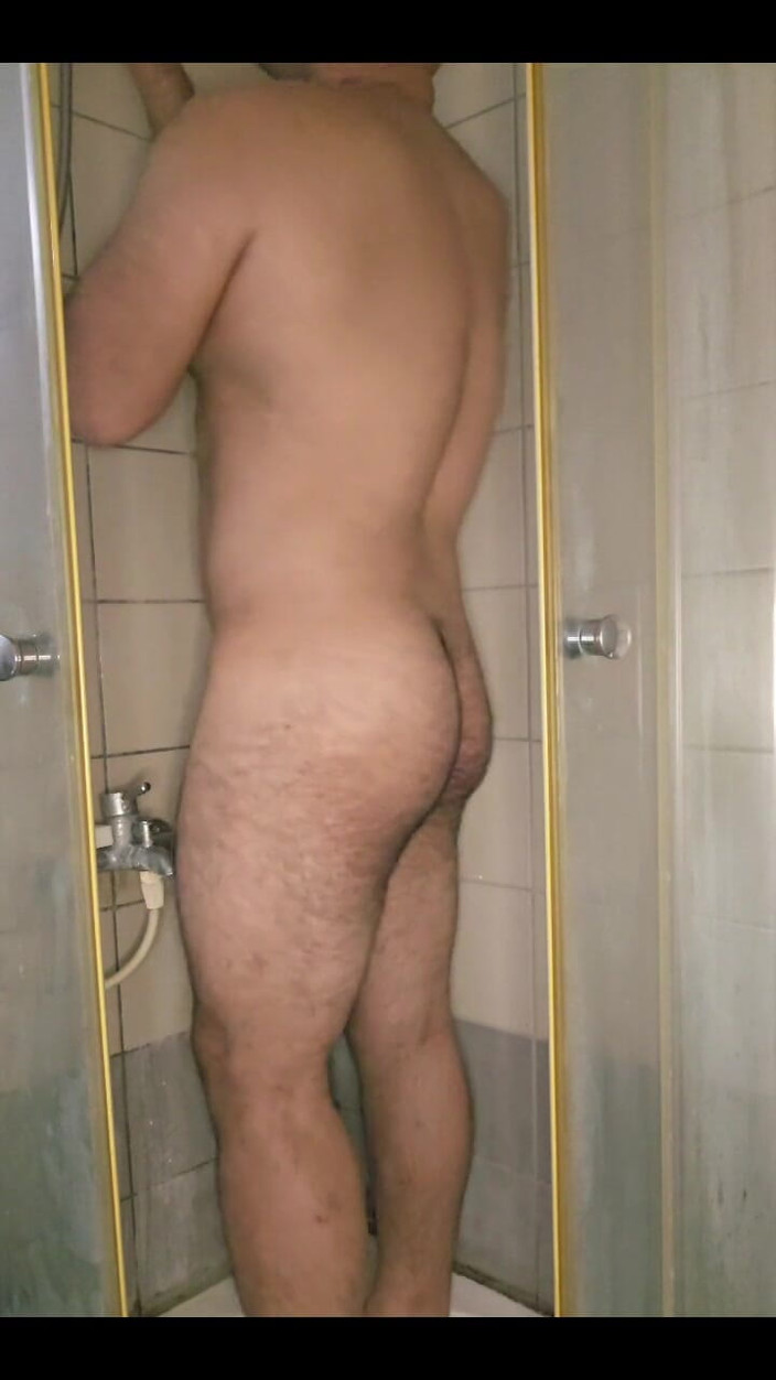 machinegunn0: In der dusche masturbieren