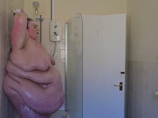 SSBBWLadyBrads: 샤워하는 여신