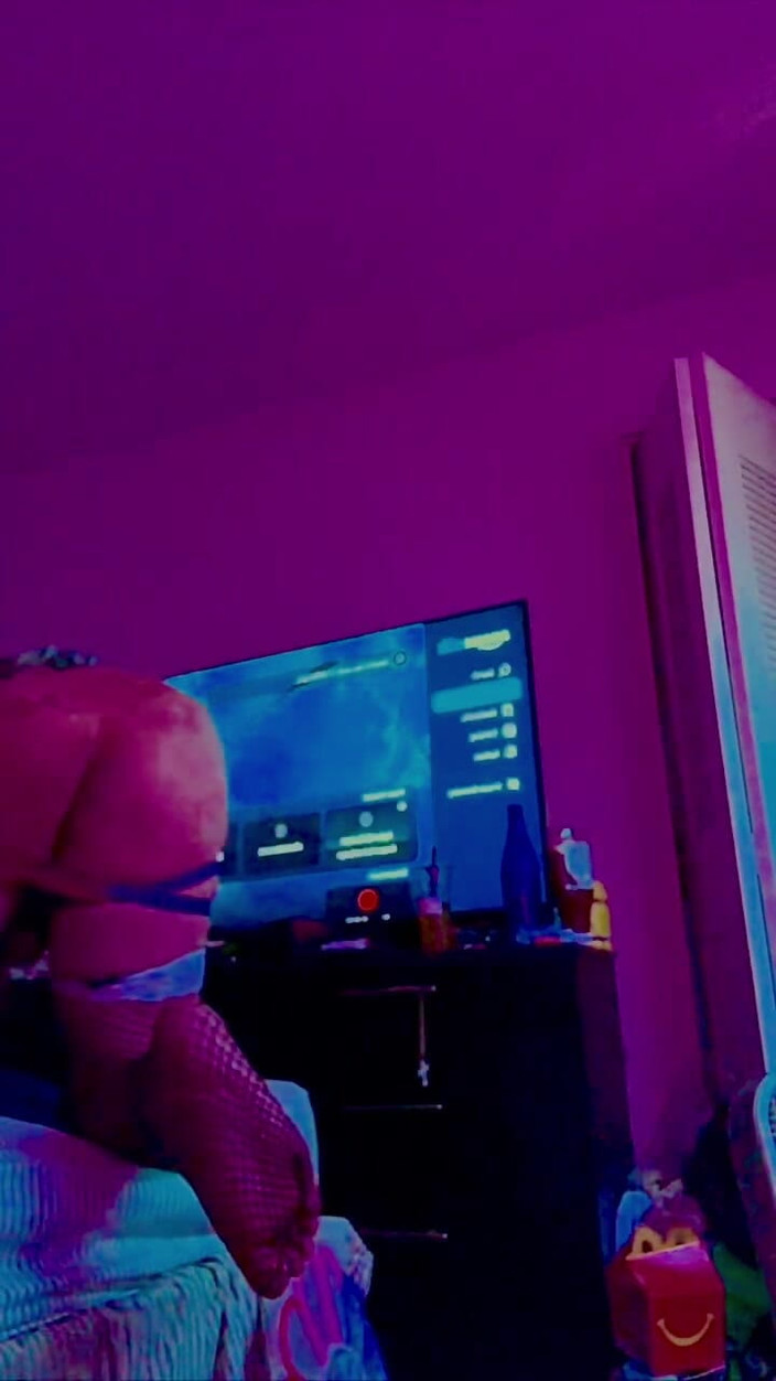 Lilith the demon: Maricas brincando com ela mesma