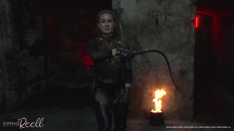 Cirque de Reell: Mistress Whipping Your Submissive Ass