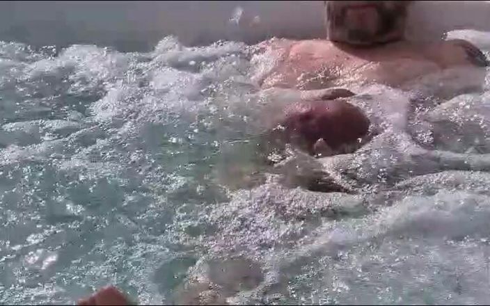 Monster_Meat_: Vui vẻ tại bể sục