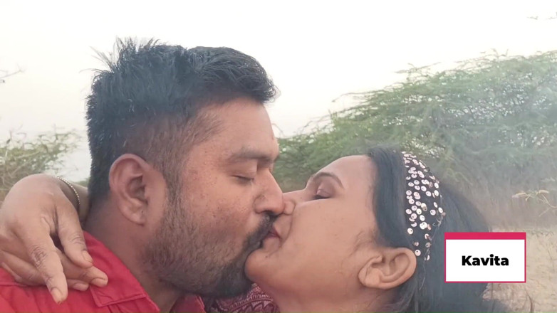 Kavita _zawazawi: Desi Indian Marathi Kavita Bhabhi Fuck with Tatya in Close...