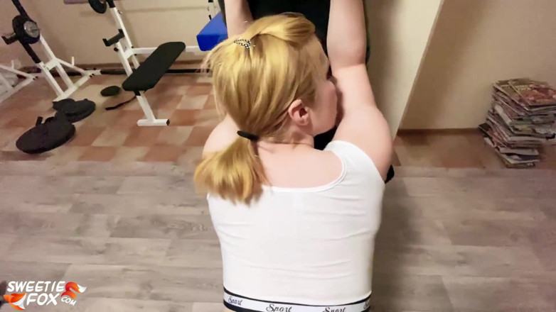 Sweetie Fox: Big booty teen sucking dick and hard sex personal trainer -...
