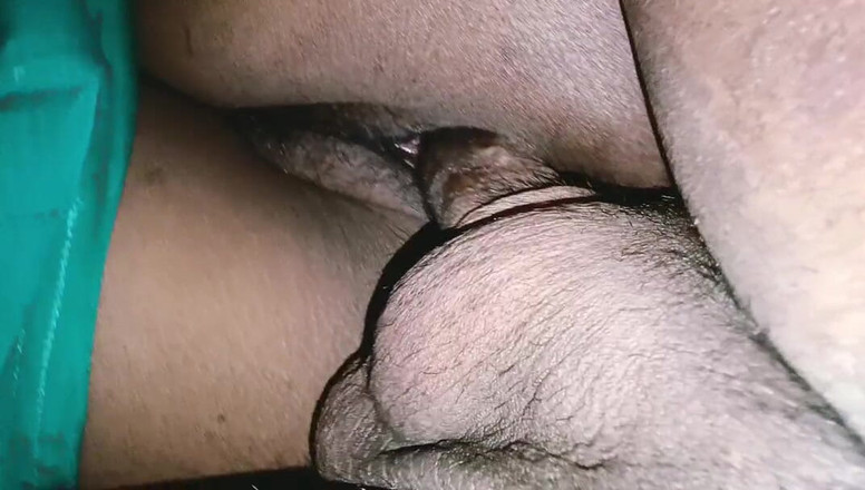 Xhtad studio: Detailní šukání chlupaté kundičky a creampie