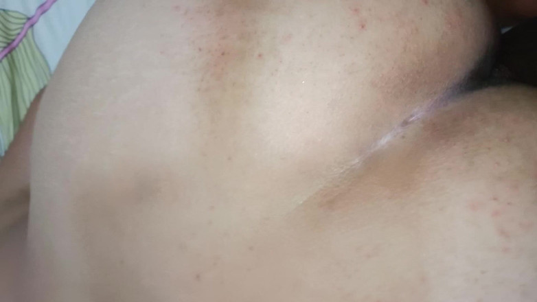 Catchybusty: Dorpsmeisje genietend en plezier hebbend
