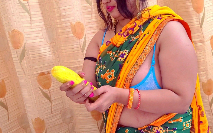 Naughty_Friends: Esposa India Insatisfecha Satisfecha Con Pepino Grande.