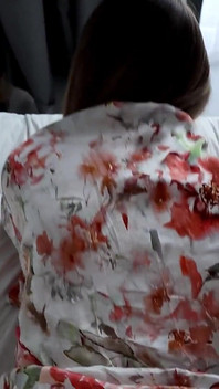 Üvey babam televizyon izlerken üvey annemi siktim