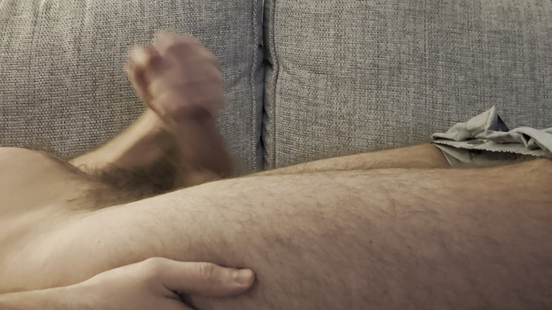 Rookie Numbers: Vieni a segarmi!! Sega sul divano da sola con sborrata.