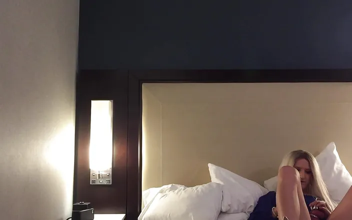 Sissy Bailey Wilde: Super Sexy Blonde Sissy Removes Chastity Then Jerks off