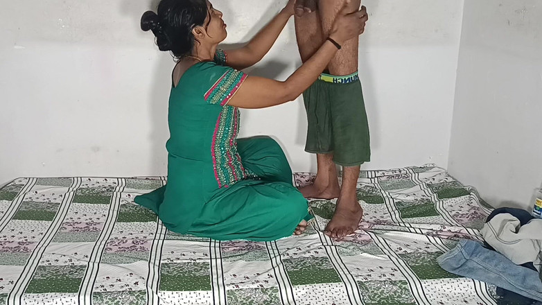 Desi Bhabhi Neha: Tang utha kay chodo si istri india yang lagi sange...