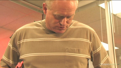 Teasing Angels: काले बाल वाली और सुनहरे बालों वाली हसीना तीन लोगों वाली चुदाई का फैसला करने के बाद व्यस्त ऑफिस में जोरदार चुदाई होती है