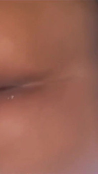 Ma Madame me demande de baiser sa chatte dégoulinante de jus mouillé