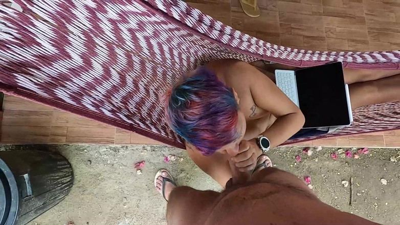 bekycarril: Esposa Está Recebendo Um Pau Na Boca Enquanto Ela Está...