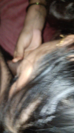 Poonamrandi143: Von einer nachbarin geküsst, nachdem ihr Ehemann zur arbeit gegangen...